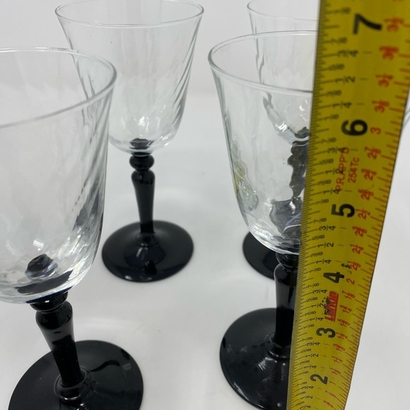Set of 4 Vintage 1980’s Luminarc Optic Swirl Wine Glasses/Goblets Made in France - Picture 4 of 4